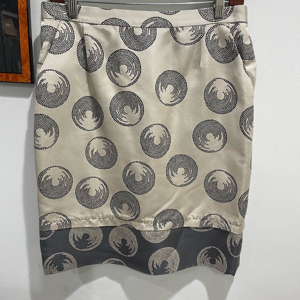 Elegant Beige and Black Patterned Skirt